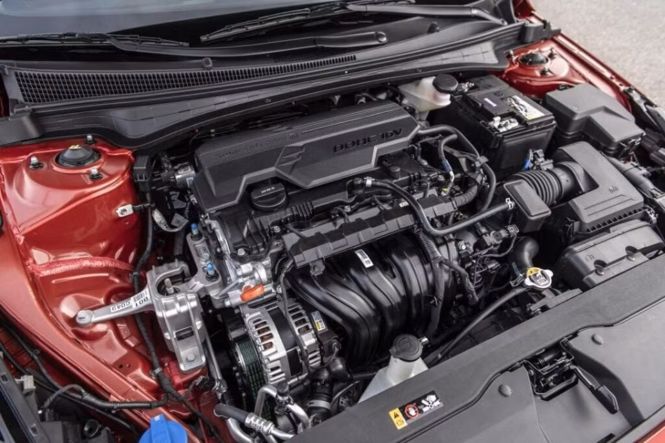 Động cơ trên Elantra thế hệ thứ 7. Ảnh: Autoevolution