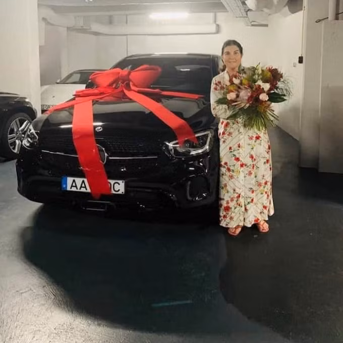 Mẹ siêu cầu thủ Ronaldo khoe món quà bất ngờ từ con trai nhân dịp “Ngày của Mẹ”. Ảnh: Instagram