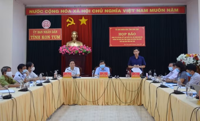 Họp báo thông tin liên quan đến vụ phá rừng ở Kon Tum do kênh VTV1 phản ánh. (ảnh VGP)