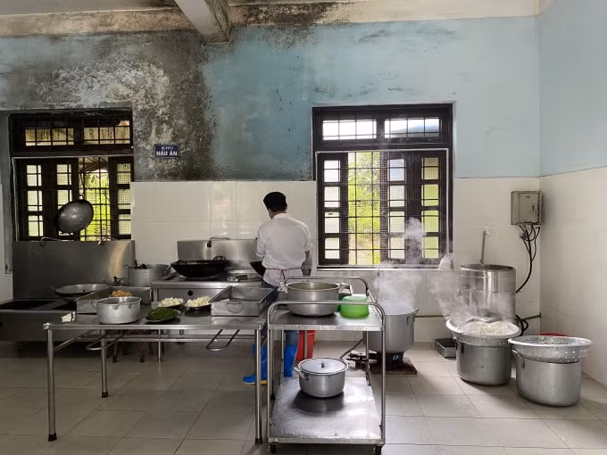 Bếp ăn an toàn tại trường THPT Nội trú tỉnh Vĩnh Phúc. Ảnh: Hoàng Dương