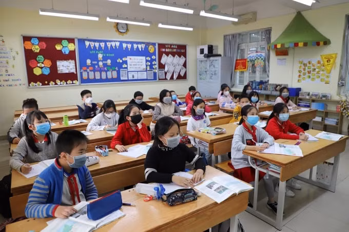 Học sinh trở lại trường sau thời gian nghỉ học do dịch Covid -19 là tín hiệu vui trong công tác phòng chống dịch(ảnh TL)
