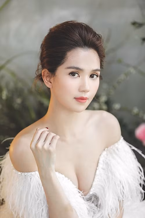 ngoc-trinh- lay- chong