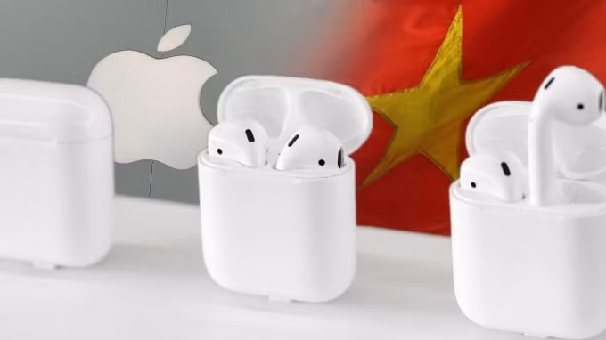 Apple đang đẩy mạnh sản xuất tai nghe không dây AirPods tại Việt Nam - Ảnh: Reuters