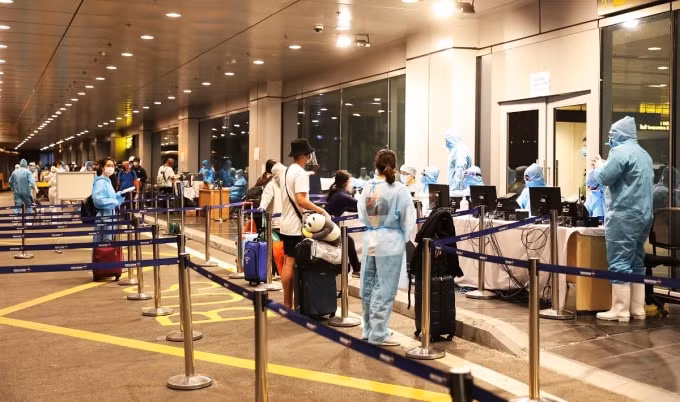 Chiều qua, máy bay Boeing 787 của Vietnam Airlines chở 343 hành khách Việt Nam khởi hành từ Mỹ đã hạ cánh xuống sân bay quốc tế Vân Đồn, Quảng Ninh. Ảnh: TL