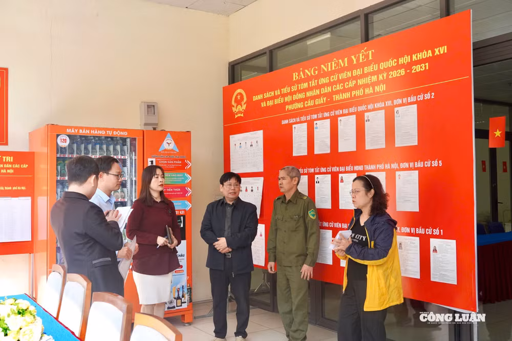 Công tác chuẩn bị tại các khu vực bỏ phiếu được triển khai nghiêm túc, chu đáo, bảo đảm đúng quy định của pháp luật.