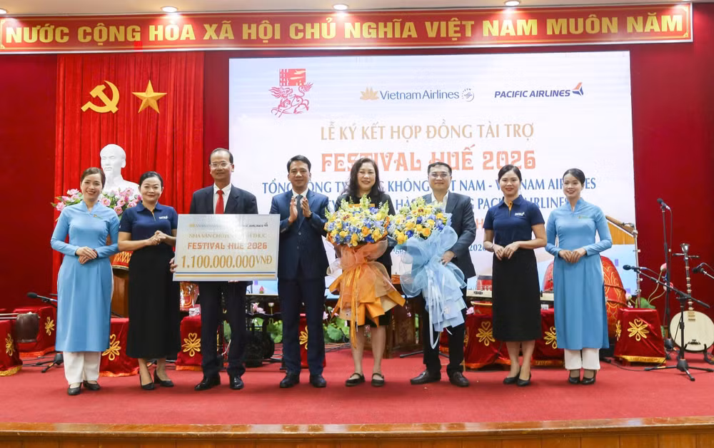 1. Vietnam Airlines và Pacific Airlines trở thành “Nhà vận chuyển chính thức” của Festival Huế 2026, đồng hành cùng sự kiện với tổng giá trị hỗ trợ hơn 1,1 tỷ đồng.