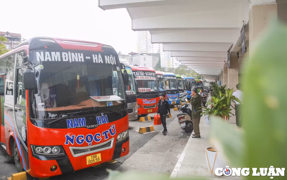 Ảnh 1.Doanh nghiệp kinh doanh vận tải đường bộ gặp nhiều khó khăn trước áp lực giá xăng dầu tăng cao thời gian qua.