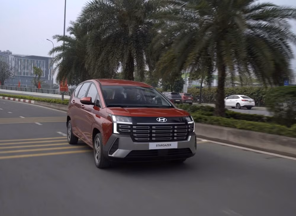 Mẫu xe Hyundai Stargazer 2026 bị bắt gặp trên đường chạy thử tại Hà Nội - Ảnh: MXH