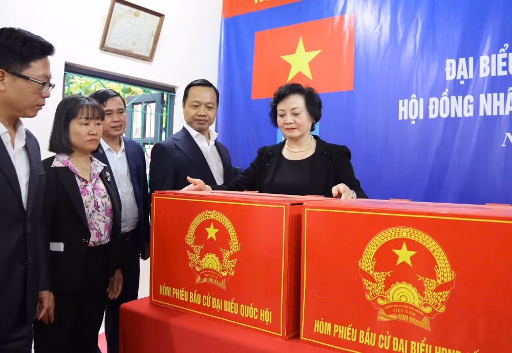 Phó Thủ tướng Phạm Thị Thanh Trà kiểm tra công tác chuẩn bị bầu cử tại Điện Biên- Ảnh 2.