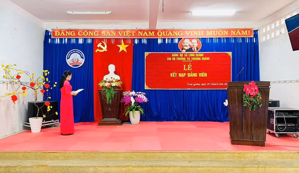 Bài 2: Khó khăn trong công tác tạo nguồn phát triển đảng viên mới 