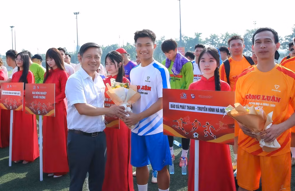 a-huy.jpg