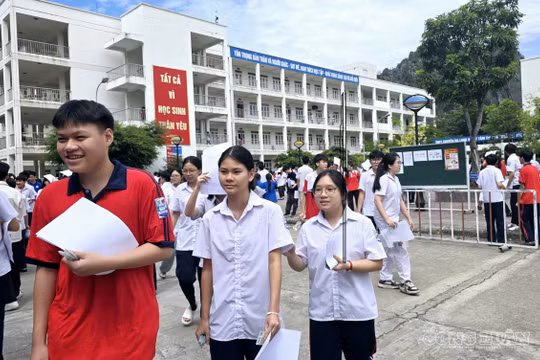 Từ năm học 2026 - 2027, các bậc phụ huynh và học sinh ở các cấp học không còn lo lắng gánh nặng về chi phí sách giáo khoa.