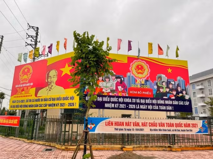 pano, áp phích trang hoàng để tuyên truyền bầu cử