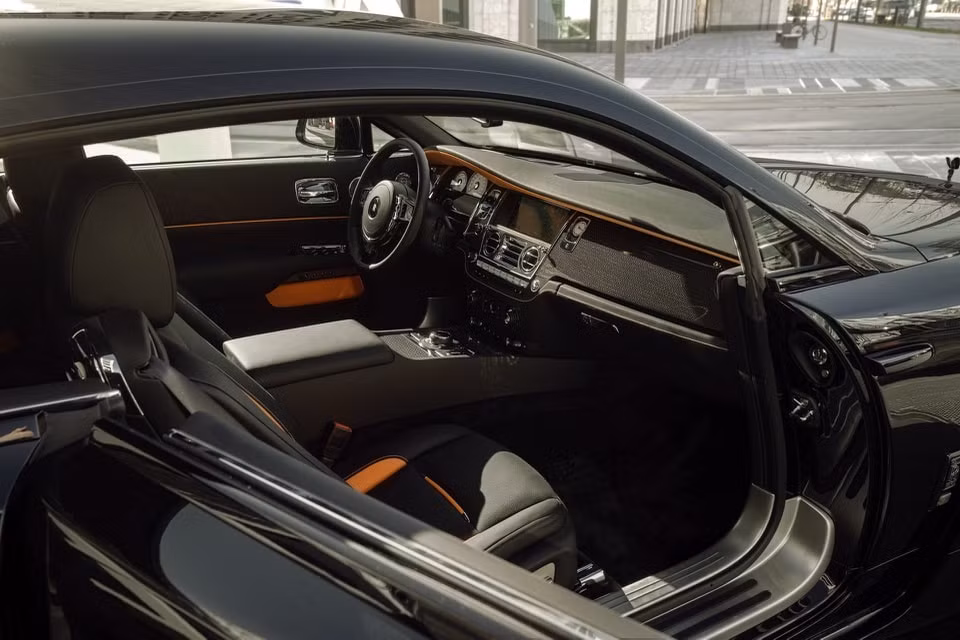Rolls-Royce Wraith Black Badge bản đặc biệt có tên là Spofec Overdose. Ảnh: Spofec