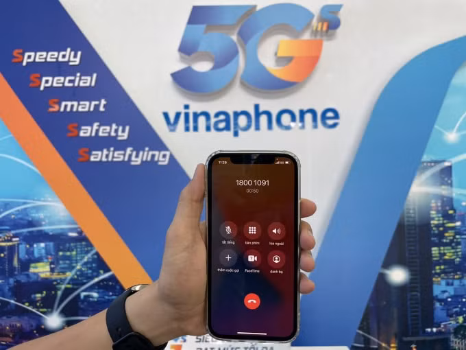 Thực hiện cuộc gọi từ iphone qua mạng VinaPhone 5G.