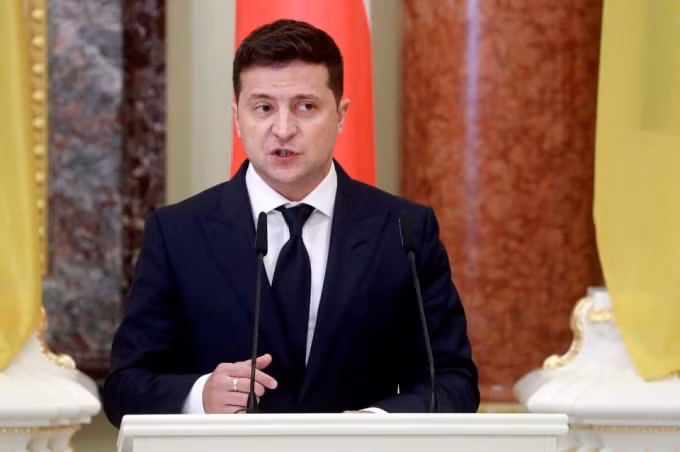 Tổng thống Ukraine Volodymyr Zelenskiy mong muốn gặp Tổng thống Vladimir Putin tại Donbass để đàm phán hòa bình - Ảnh: Reuters