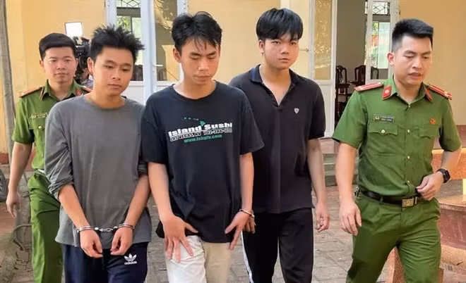 3 sinh viên đại học tại cơ quan công an. Ảnh: nld.vn