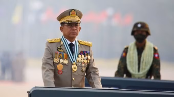 Thượng tướng Min Aung Hlaing sẽ tham dự hội nghị thượng đỉnh ASEAN ngày 24/4 tại Jakarta, Indonesia - Ảnh: Reuters