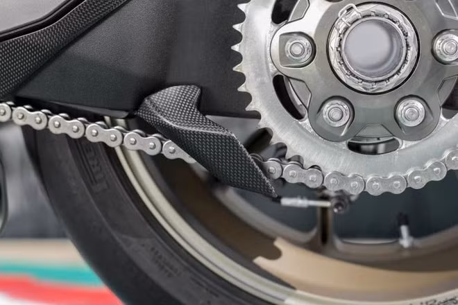 Ducati Panigale V4 có thêm phụ kiện đua chính hãng. Ảnh: Ducati