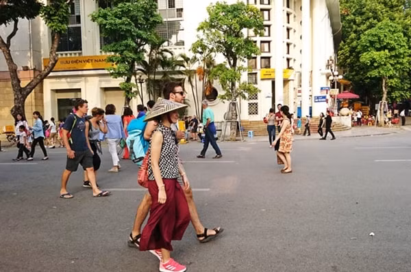 Hà Nội tạm dừng tổ chức phố đi bộ để tăng cường công tác phòng, chống dịch Covid-19