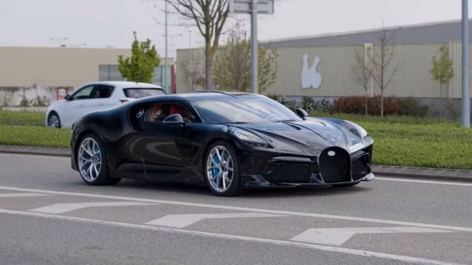 Siêu xe Bugatti La Voiture Noire. Ảnh: TL