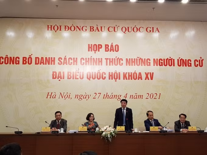 Tổng Thư ký Quốc hội, Chủ nhiệm Văn phòng Quốc hội, Chánh Văn phòng Hội đồng bầu cử Quốc gia Bùi Văn Cường chủ trì họp báo.