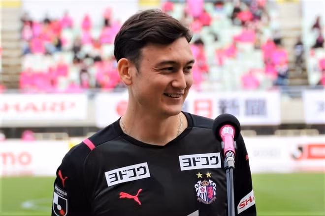 Thủ thành Đặng Văn Lâm ra mắt đội bóng Nhật Bản. Ảnh: Cerezo Osaka