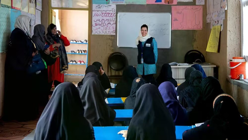 women-school-afghanistanjpg.jpg