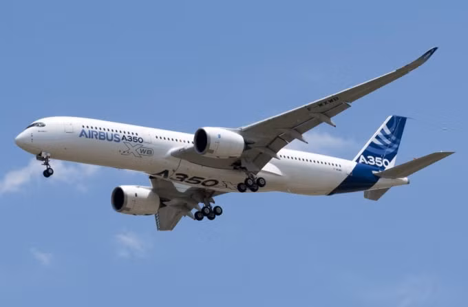 Dự kiến từ ngày 10/10 tới đây, Vietnam Airlines sẽ cung cấp dịch vụ wifi kết nối Internet thông qua vệ tinh Inmarsat trên 4 máy bay Airbus A350 (Ảnh minh họa)