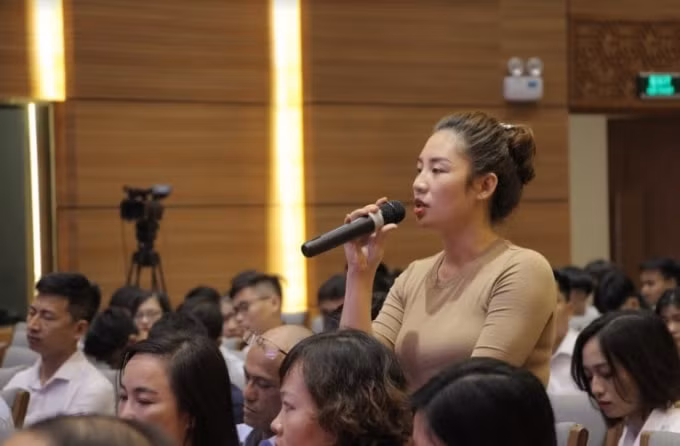Khách mời, cộng đồng khởi nghiệp và các bạn trẻ không quên gửi câu hỏi giao lưu với Shark Việt