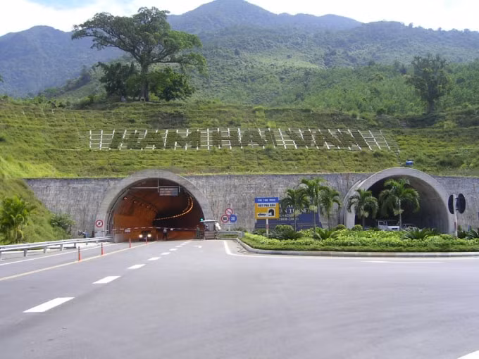 Hầm đường bộ Hải Vân. Ảnh: TL