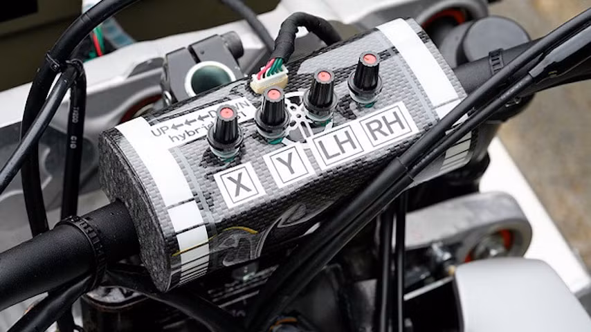 yamaha tmw xe hybrid da dung danh cho cho dan phuot hinh 4
