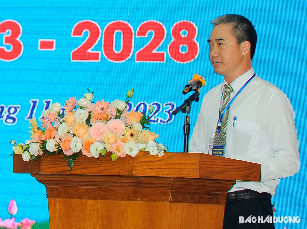 dong chi vu van uy duoc bau giu chuc chu tich hoi nha bao tinh hai duong khoa ix hinh 4