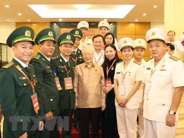 ho chi minh hanh trinh khat vong 2023 nhung tam guong binh di ma cao quy hinh 1