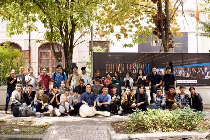 dan nghe si dinh dam quy tu tai lien hoan guitar quoc te sai gon 2023 hinh 2