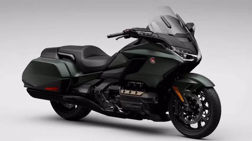 2024 honda gold wing co them tuy chon mau moi voi gia ban khoang 607 trieu dong hinh 1