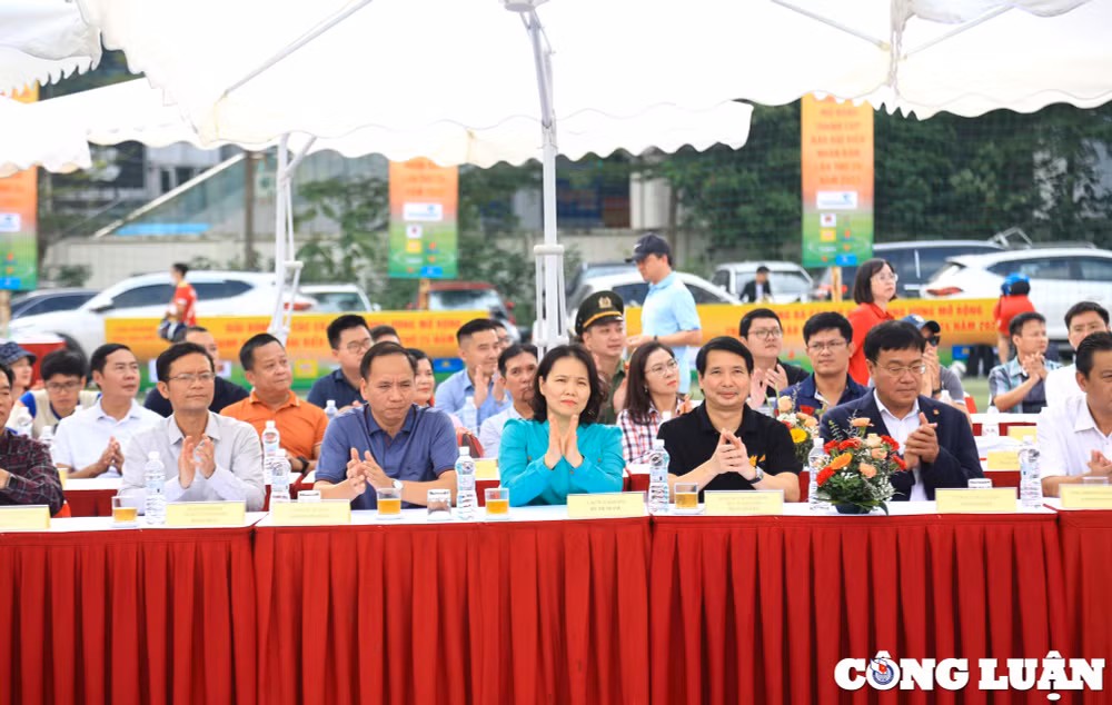 soi dong giai bong da cac co quan trung uong mo rong tranh cup bao dai bieu nhan dan lan thu 24 hinh 4