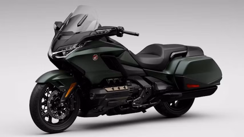 2024 honda gold wing co them tuy chon mau moi voi gia ban khoang 607 trieu dong hinh 2