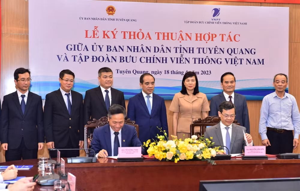 ubnd tinh tuyen quang va tap doan vnpt ky thoa thuan hop tac chuyen doi so hinh 1