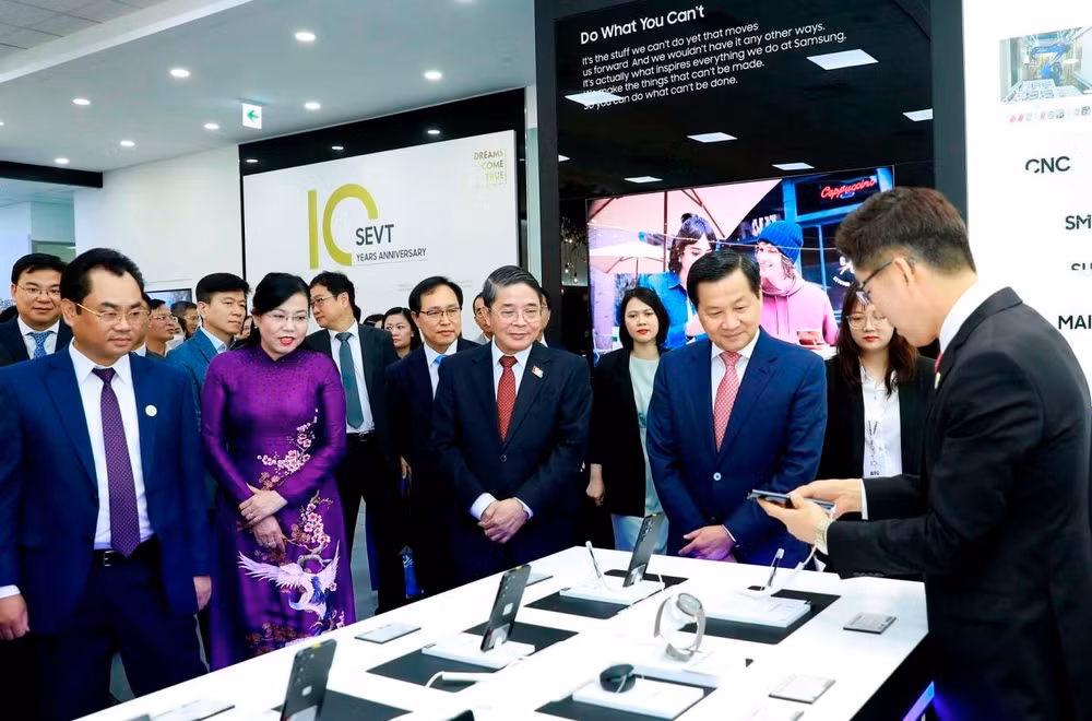 giu vung viet nam la cu diem chien luoc ve san xuat nghien cuu va phat trien cua samsung tren toan cau hinh 5