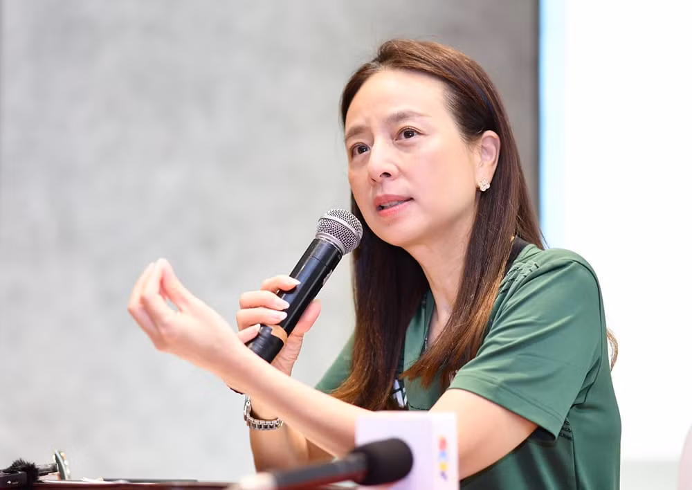 madam pang se quyet dinh tuong lai hlv polking o dt thai lan hinh 2