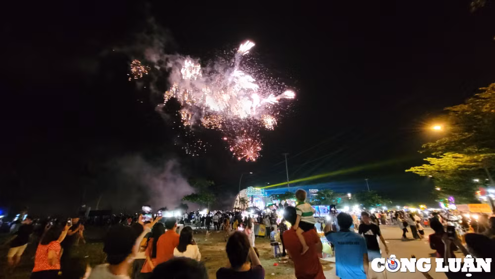 man nhan man phao hoa khai truong du lich bien ha tinh 2023 hinh 10