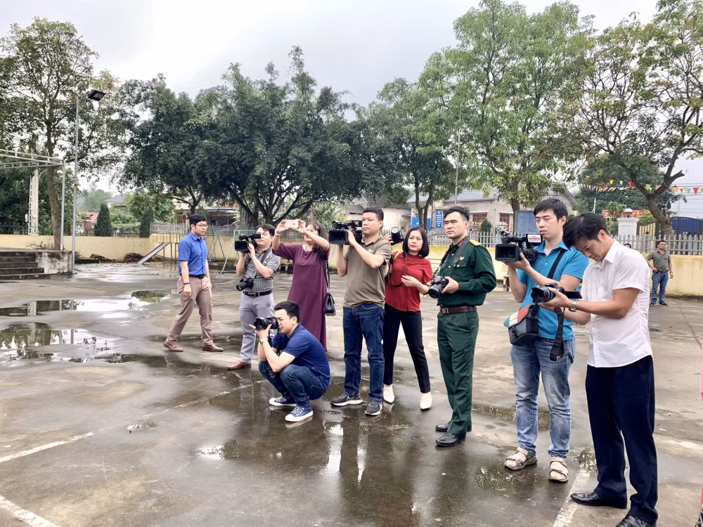 to chuc giai thuong bao chi huynh thuc khang tinh thai nguyen lan thu i hinh 1