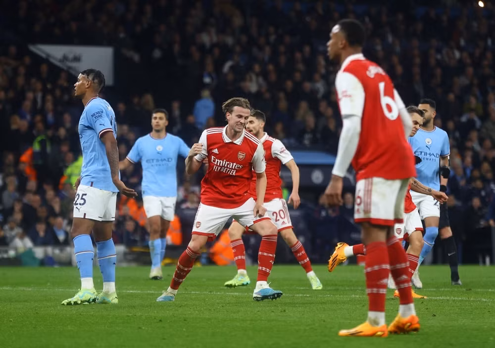 thang dam arsenal 4 1 man city rong cua vo dich ngoai hang anh hinh 5