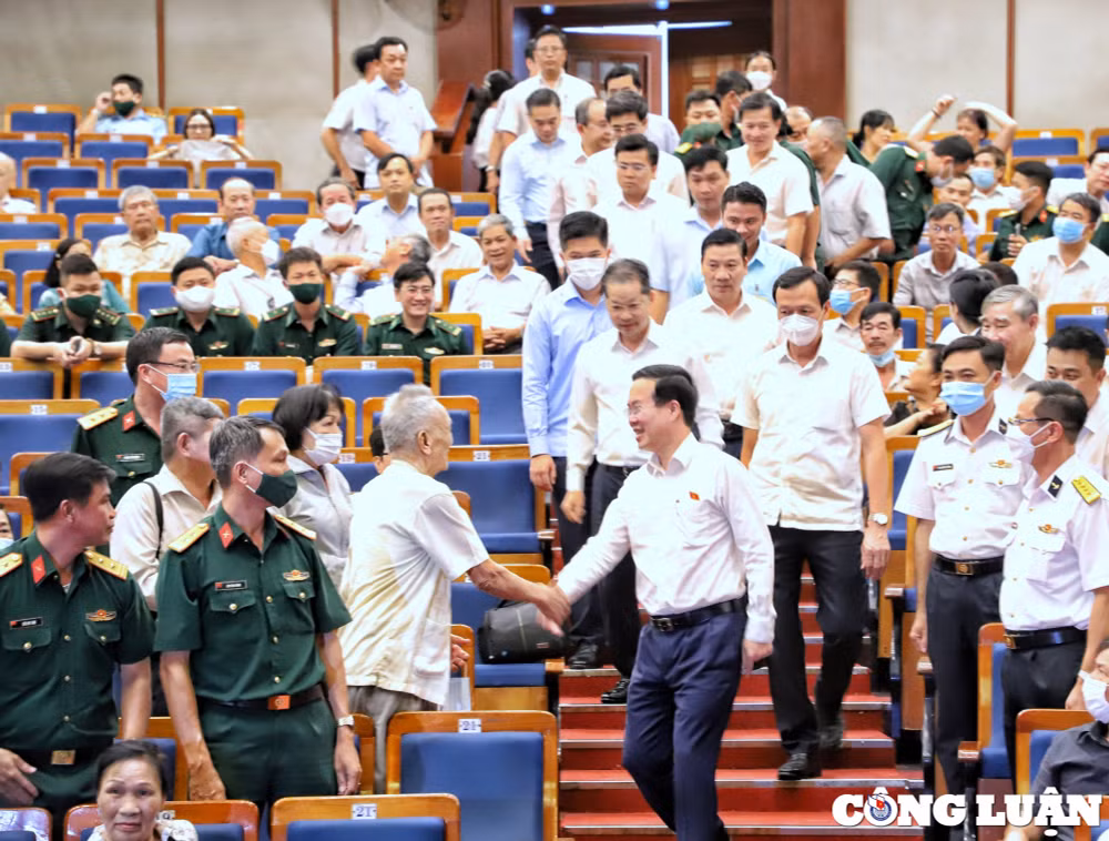 chu tich nuoc vo van thuong tiep xuc cu tri thanh pho da nang hinh 3