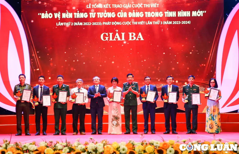 ton vinh nhung cay but chung suc dong long quyet tam bao ve vung chac nen tang tu tuong cua dang hinh 9
