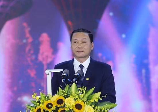 thanh hoa tung bung dem khai mac le hoi du lich bien sam son nam 2023 hinh 2