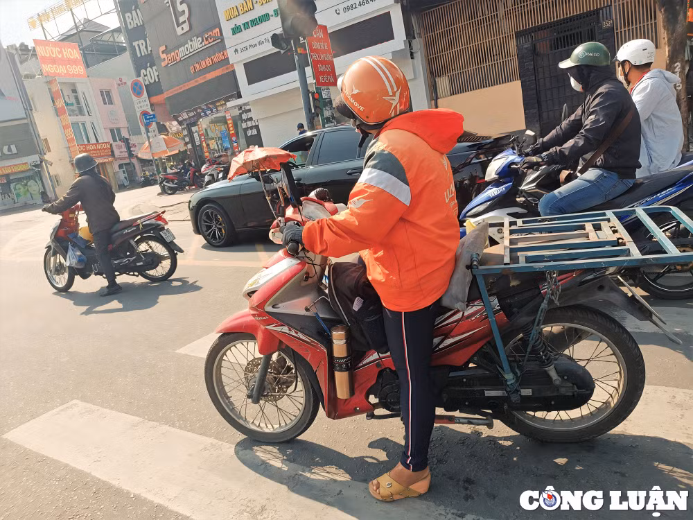 nguoi dan tim du cach tranh nang trong dot nong cao diem tai tp hcm hinh 4