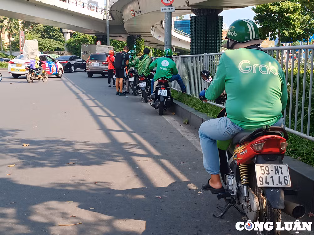 nguoi dan tim du cach tranh nang trong dot nong cao diem tai tp hcm hinh 5