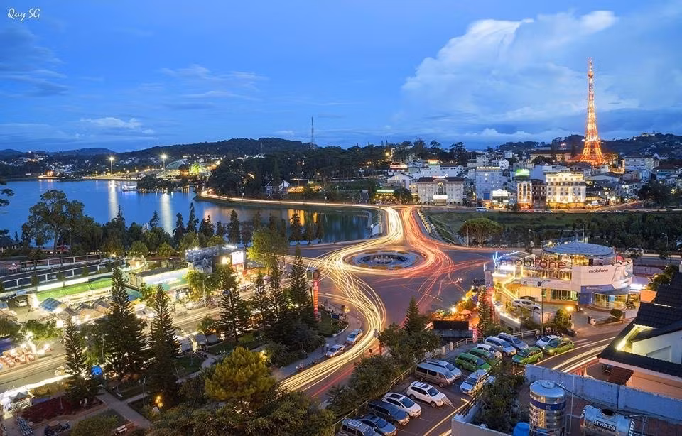 tp da lat lam dong khoi dong du an dau tu thay the he thong den chieu sang cong cong bang den led cong nghe cao hinh 1